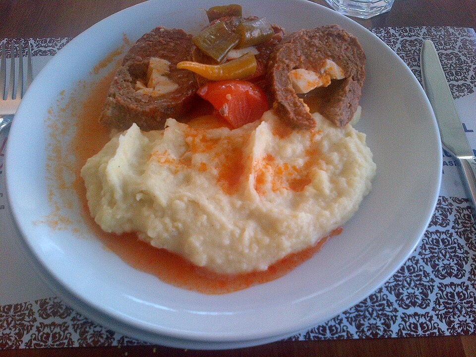 Görsel Şölen: İçi Yumurtalı & Havuçlu Rulo Dalyan Köfte