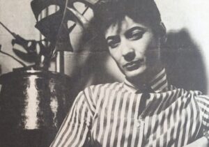 boşlukta mavi